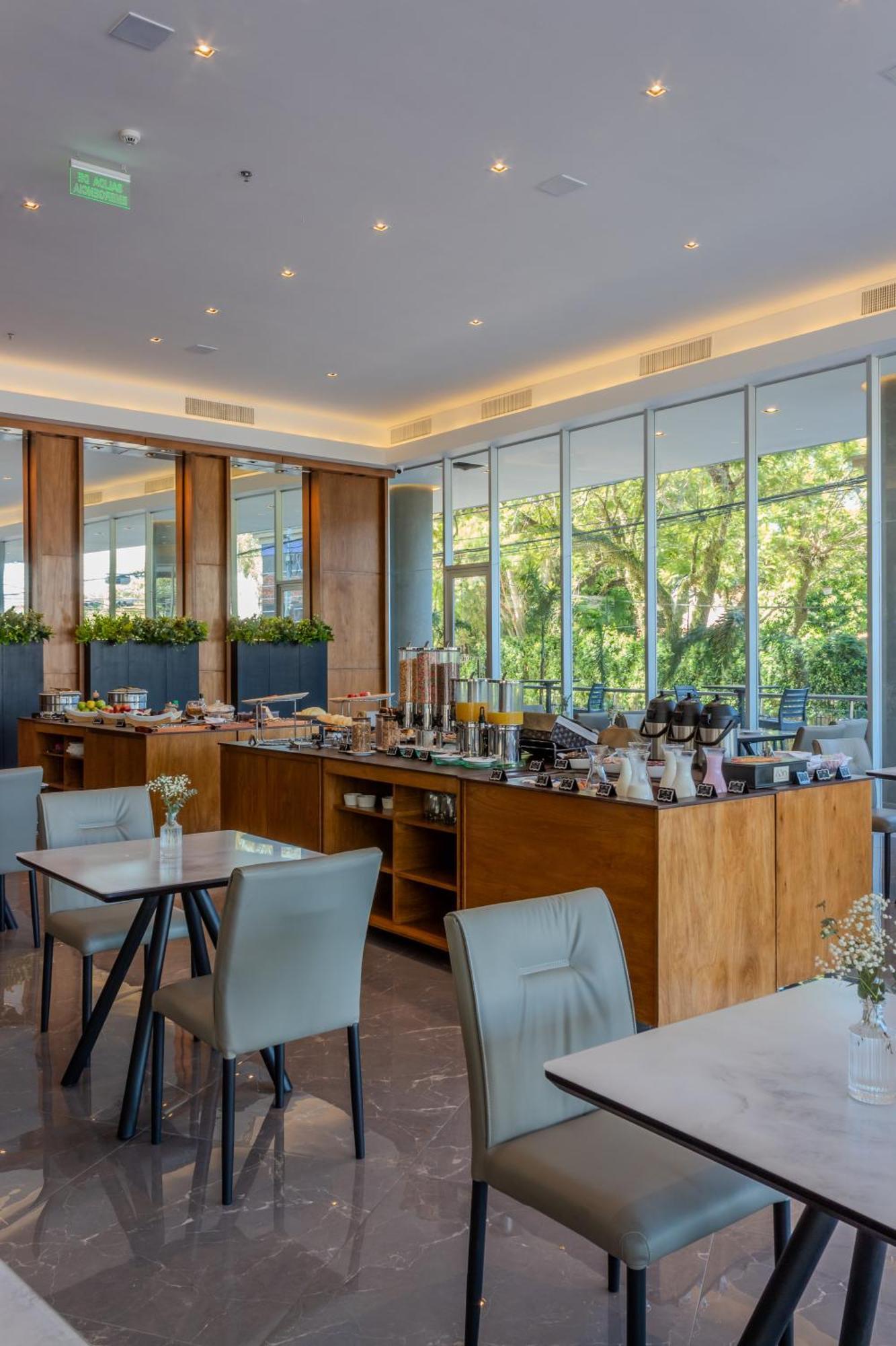 Hotel Tryp By Wyndham Asunción Zewnętrze zdjęcie