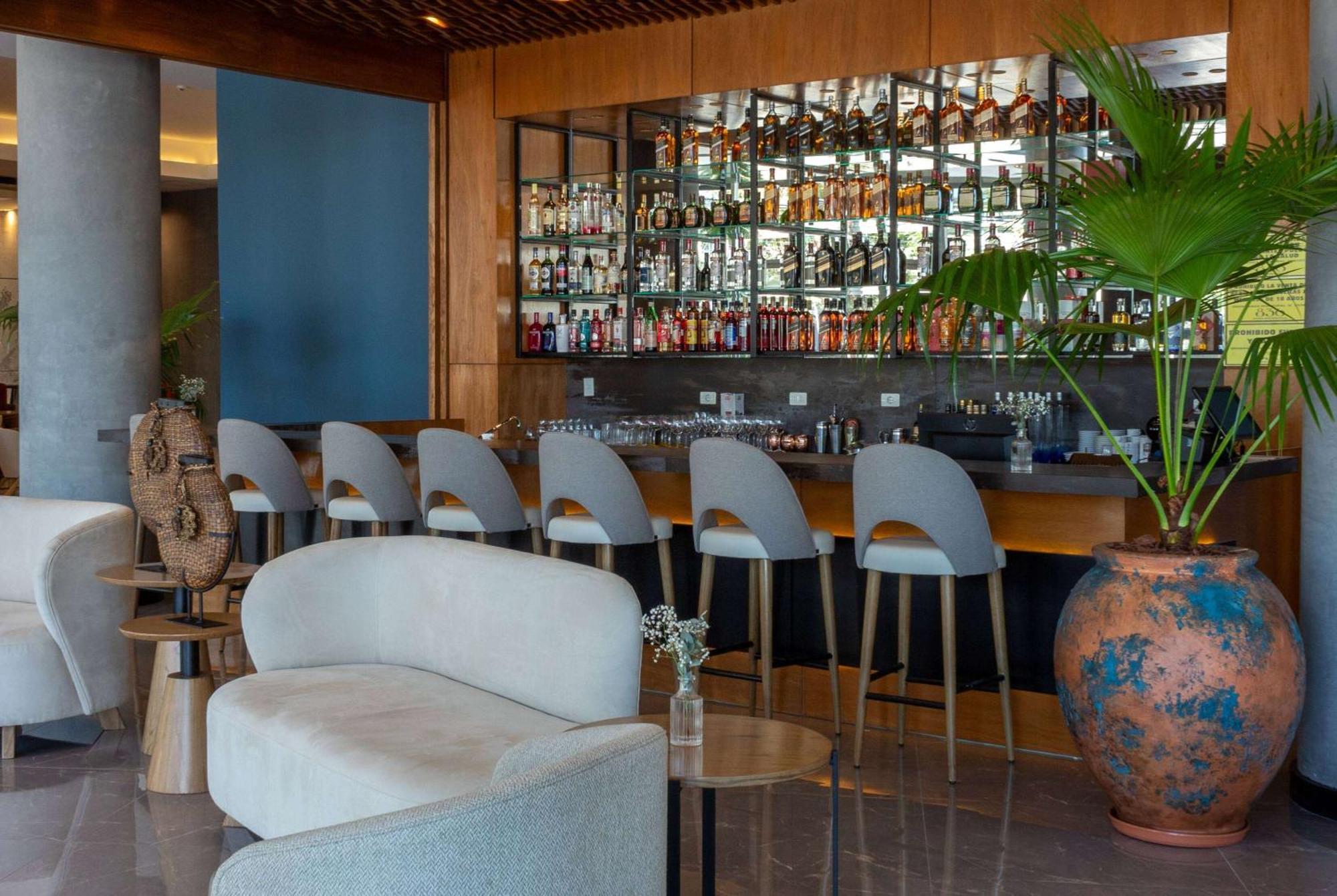 Hotel Tryp By Wyndham Asunción Zewnętrze zdjęcie