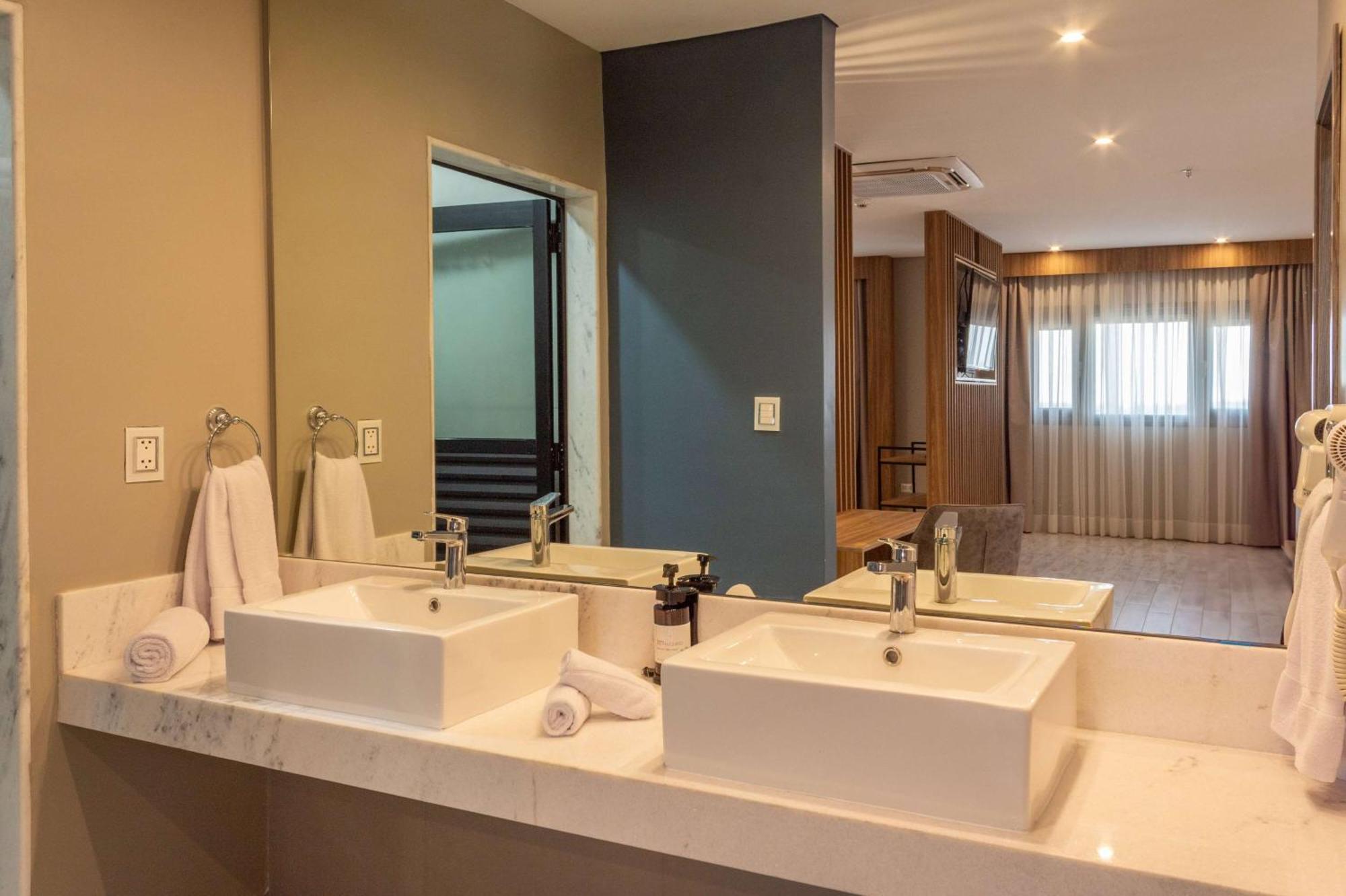 Hotel Tryp By Wyndham Asunción Zewnętrze zdjęcie