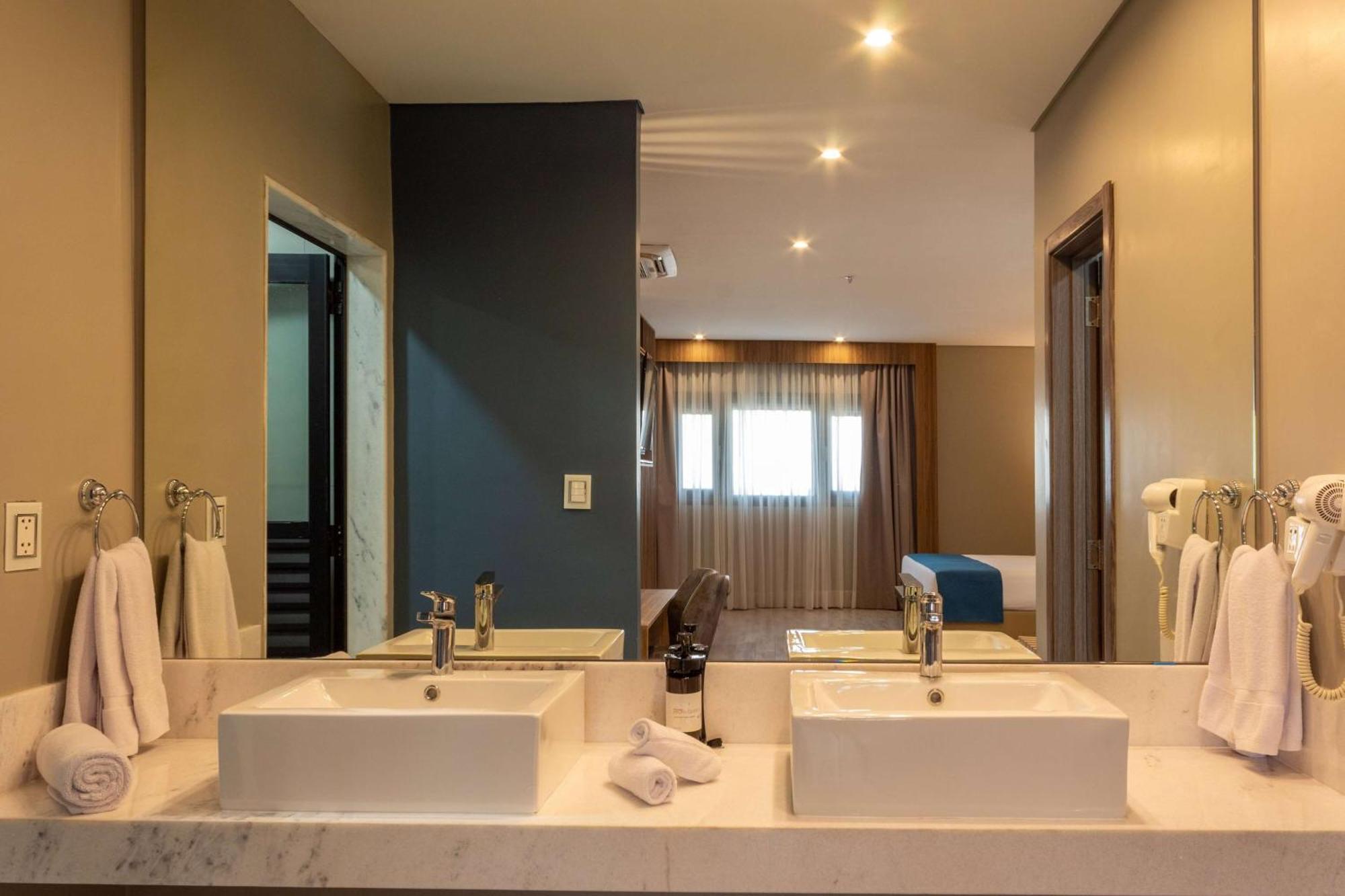 Hotel Tryp By Wyndham Asunción Zewnętrze zdjęcie